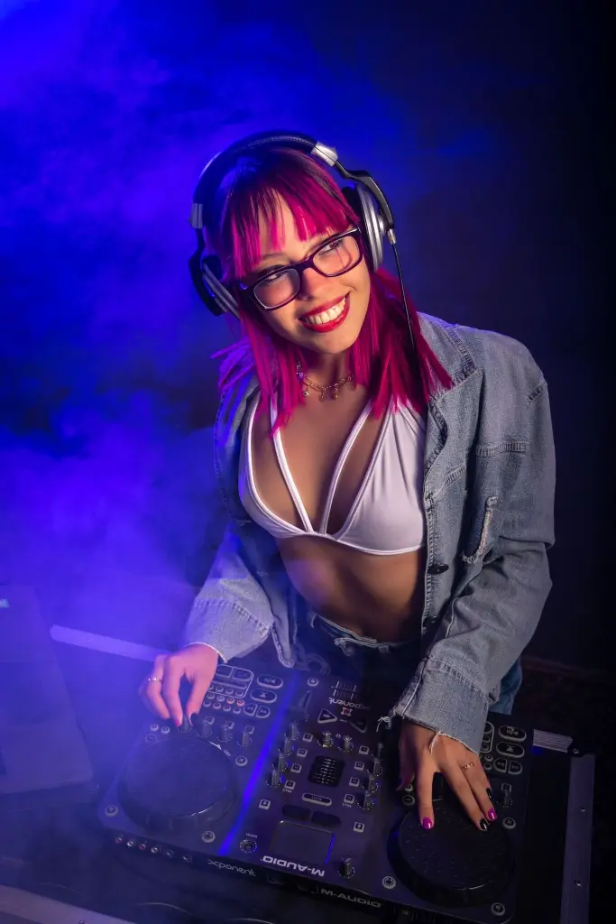 DJ Valentina.webp