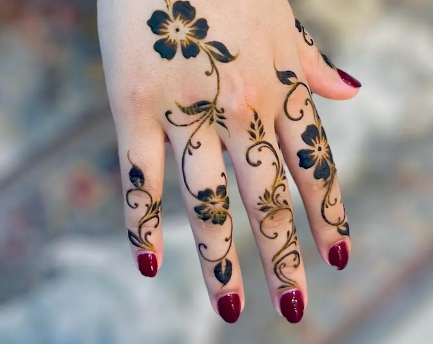 henna.....webp