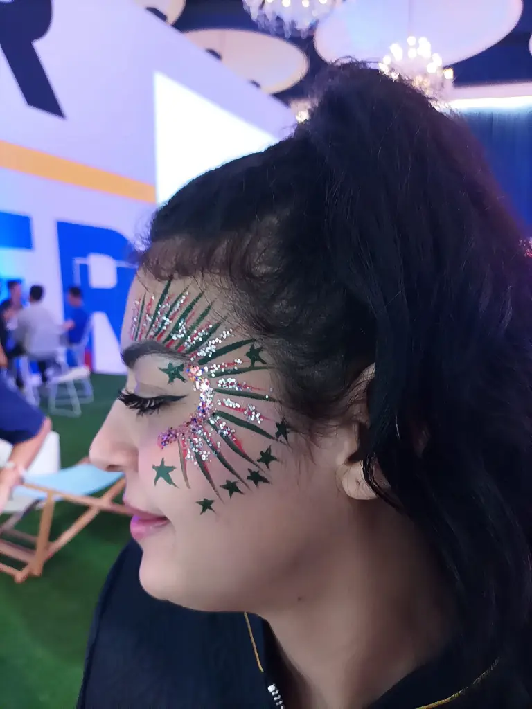 Glitter Facepaint..webp