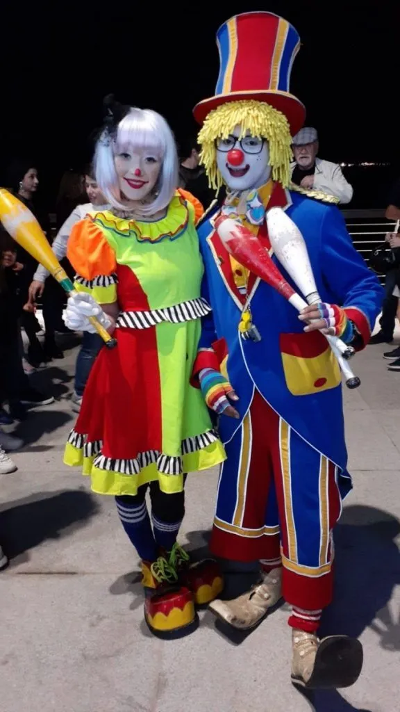 clown3-576x1024-576x1024.webp