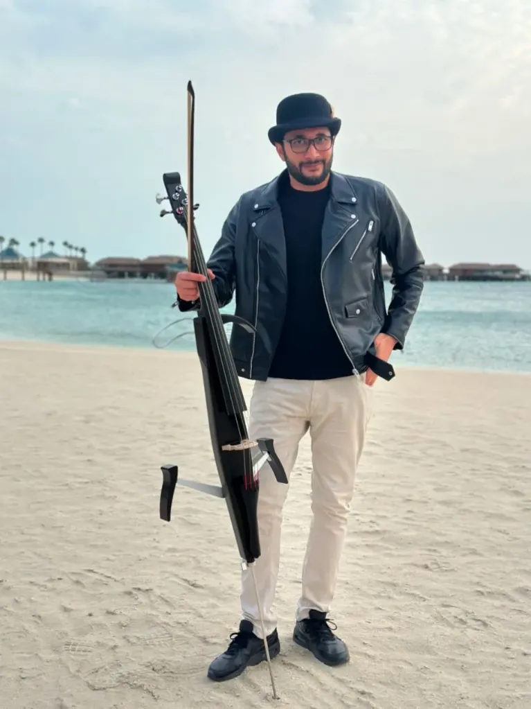Omar - Cellist
