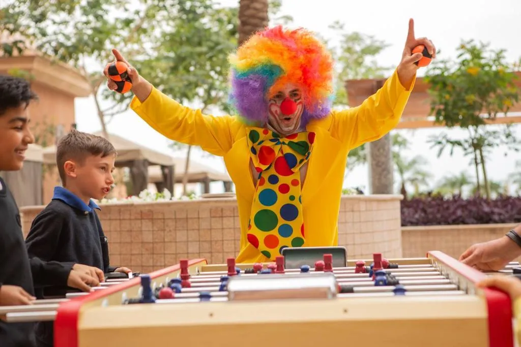 Clown juggler & Balloon Twister