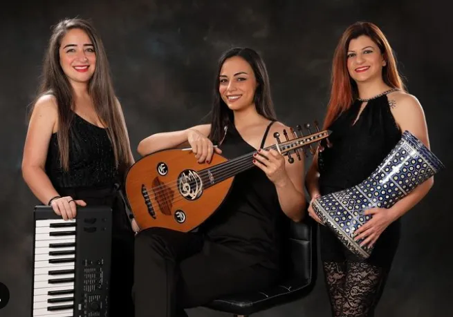 Band Banet With Yara