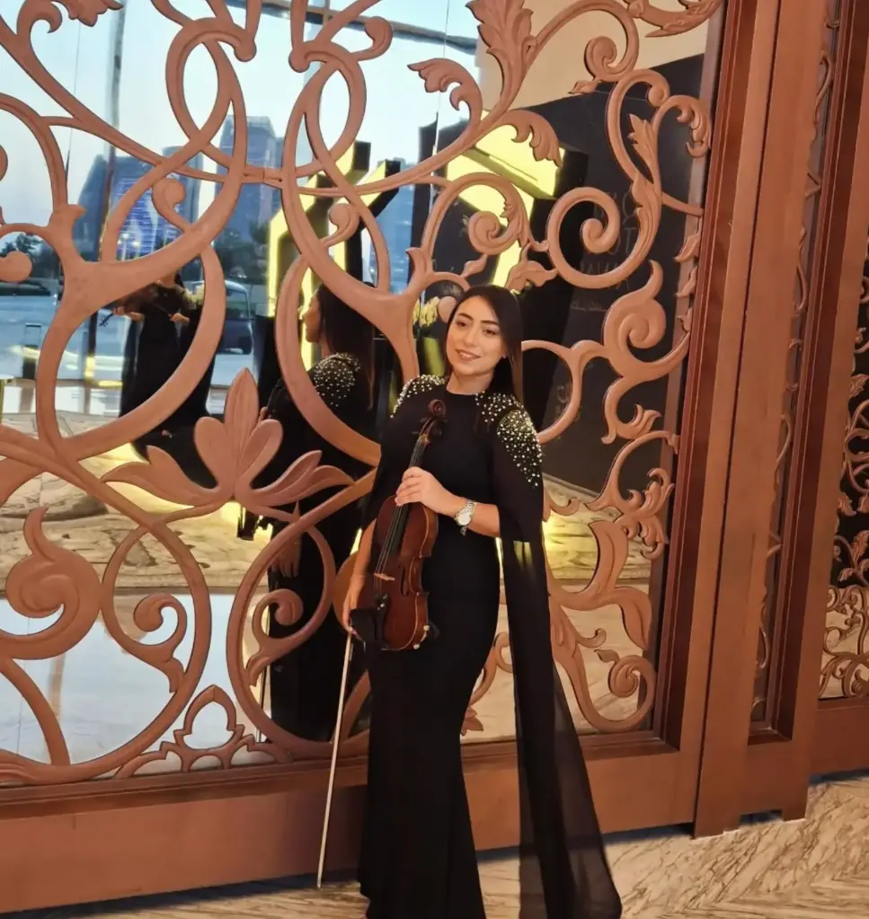 Maha - Violinist