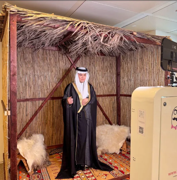 Traditional Clothing Photobooth